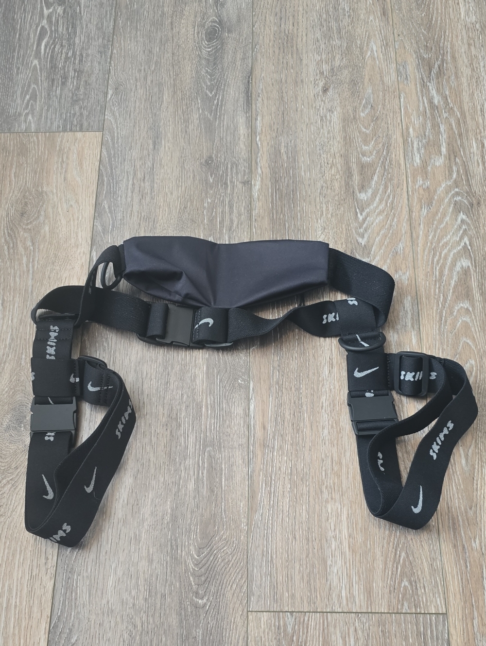 NIKE SKIMS Women's Harness Waistpaack New w/out Tags! - Picture 5 of 6